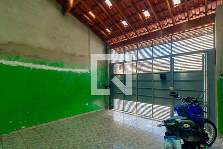 Casa à venda com 90m², 4 quartos e 3 vagas Casa à venda com 90m², 4 quartos e 3 vagasGaragem