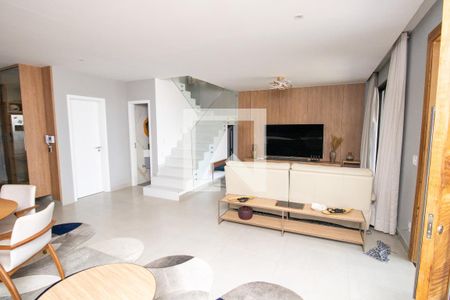 Casa de condomínio à venda com 300m², 4 quartos e 3 vagasSala