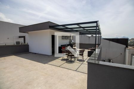 Casa de condomínio à venda com 300m², 4 quartos e 3 vagasTerraço