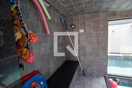 Casa de condomínio à venda com 300m², 4 quartos e 3 vagasSaúna