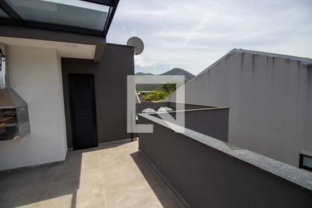 Casa de condomínio à venda com 300m², 4 quartos e 3 vagasTerraço