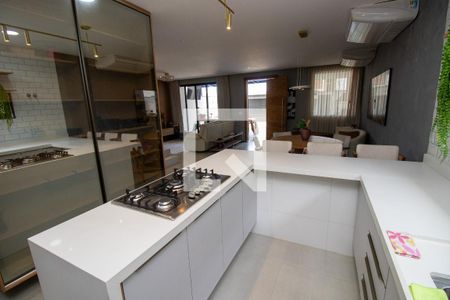 Casa de condomínio à venda com 300m², 4 quartos e 3 vagasCozinha