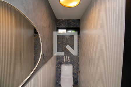 Casa de condomínio à venda com 300m², 4 quartos e 3 vagasBanheiro externa