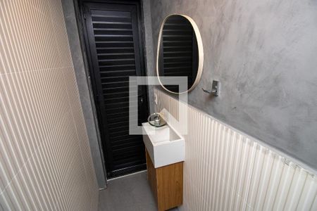 Casa de condomínio à venda com 300m², 4 quartos e 3 vagasBanheiro externa