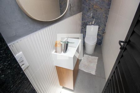 Casa de condomínio à venda com 300m², 4 quartos e 3 vagasBanheiro externa