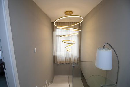 Casa de condomínio à venda com 300m², 4 quartos e 3 vagasEscada