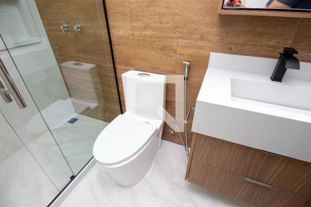 Casa de condomínio à venda com 300m², 4 quartos e 3 vagasBanheiro quarto 3