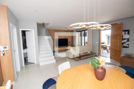 Casa de condomínio à venda com 300m², 4 quartos e 3 vagasSala