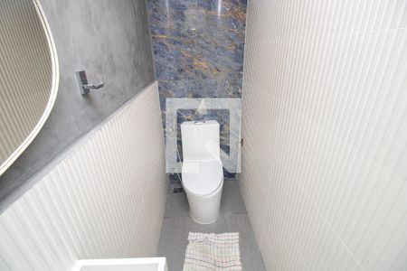 Casa de condomínio à venda com 300m², 4 quartos e 3 vagasBanheiro externa