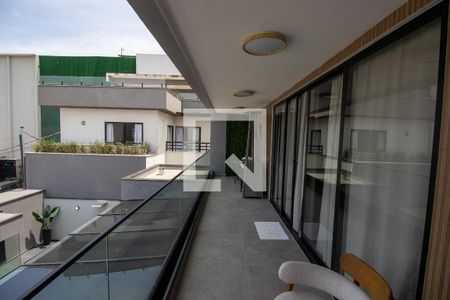 Casa de condomínio à venda com 300m², 4 quartos e 3 vagasVaranda