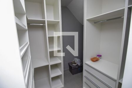 Casa de condomínio à venda com 300m², 4 quartos e 3 vagasCloset