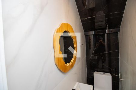 Casa de condomínio à venda com 300m², 4 quartos e 3 vagasLavabo