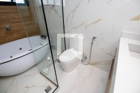 Casa de condomínio à venda com 300m², 4 quartos e 3 vagasBanheiro quarto 4