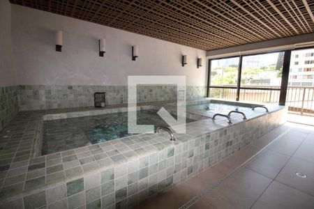 Apartamento à venda com 86m², 1 quarto e sem vagaÁrea comum - Piscina
