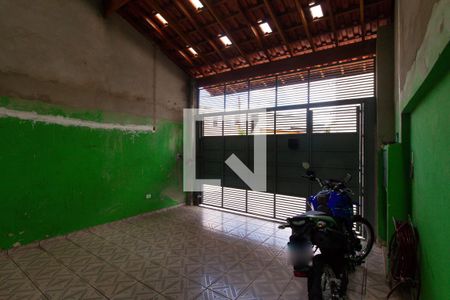 Casa à venda com 125m², 4 quartos e 1 vaga Casa à venda com 125m², 4 quartos e 1 vagaGaragem