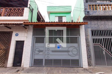 Casa à venda com 125m², 4 quartos e 1 vaga Casa à venda com 125m², 4 quartos e 1 vagaFachada