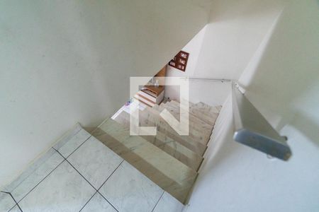 Casa à venda com 140m², 3 quartos e 2 vagasEscada