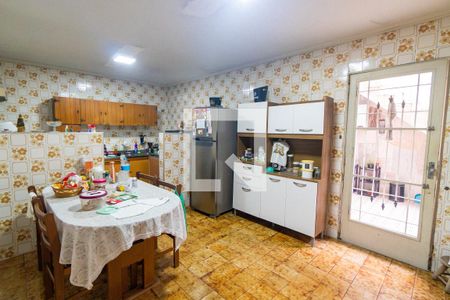 Casa à venda com 140m², 3 quartos e 2 vagasCozinha