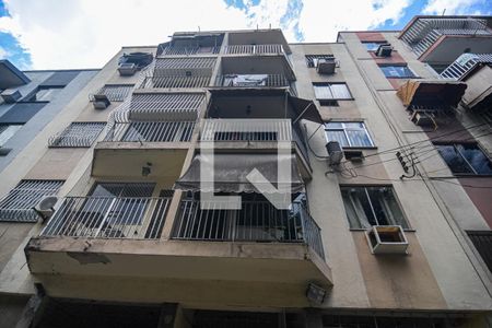 Apartamento para alugar com 64m², 2 quartos e 1 vagaFachada