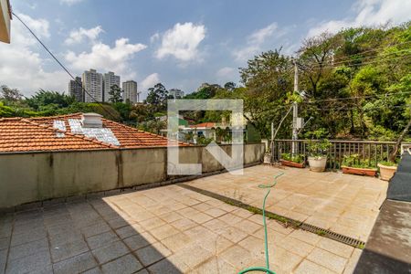 Casa à venda com 382m², 4 quartos e 4 vagas Casa à venda com 382m², 4 quartos e 4 vagasVaranda da Suíte 1