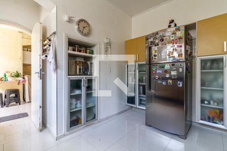 Casa à venda com 382m², 4 quartos e 4 vagas Casa à venda com 382m², 4 quartos e 4 vagasCozinha