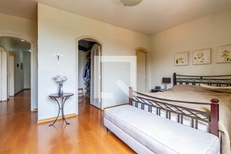 Casa à venda com 382m², 4 quartos e 4 vagas Casa à venda com 382m², 4 quartos e 4 vagasSuíte 2