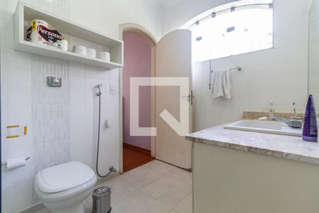 Casa à venda com 382m², 4 quartos e 4 vagas Casa à venda com 382m², 4 quartos e 4 vagasBanheiro da Suíte 1