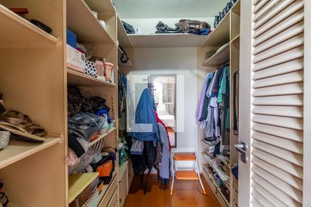 Casa à venda com 382m², 4 quartos e 4 vagas Casa à venda com 382m², 4 quartos e 4 vagasSuíte 2