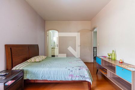 Casa à venda com 382m², 4 quartos e 4 vagas Casa à venda com 382m², 4 quartos e 4 vagasSuíte 1