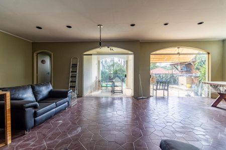 Casa à venda com 382m², 4 quartos e 4 vagas Casa à venda com 382m², 4 quartos e 4 vagasSalão de Festas