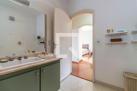 Casa à venda com 382m², 4 quartos e 4 vagas Casa à venda com 382m², 4 quartos e 4 vagasBanheiro Social