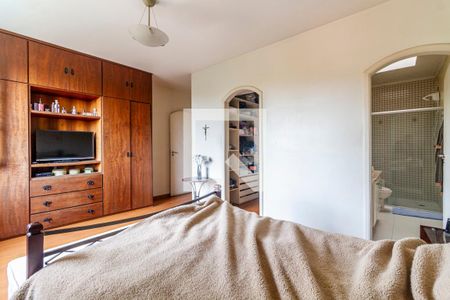 Casa à venda com 382m², 4 quartos e 4 vagas Casa à venda com 382m², 4 quartos e 4 vagasSuíte 2