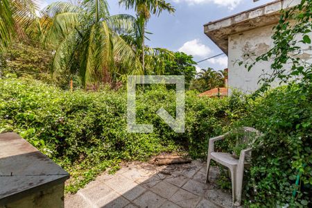 Casa à venda com 382m², 4 quartos e 4 vagas Casa à venda com 382m², 4 quartos e 4 vagasVaranda da Suíte 1