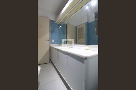 Apartamento à venda com 220m², 3 quartos e 1 vagaBanheiro social