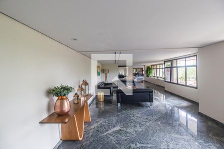 Apartamento à venda com 202m², 4 quartos e 3 vagasHall social