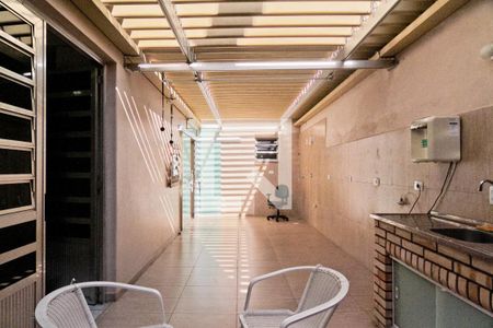 Casa para alugar com 245m², 4 quartos e sem vagaÁrea externa