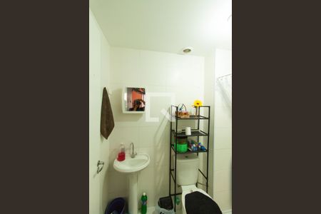 Banheiro de apartamento para alugar com 1 quarto, 27m² em Vila Ema, São Paulo