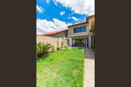 Casa à venda com 170m², 3 quartos e 2 vagasFachada