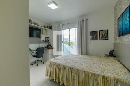 Casa de condomínio à venda com 329m², 4 quartos e 2 vagasSuíte 3