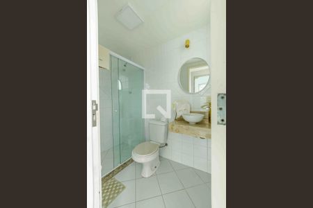 Casa de condomínio à venda com 329m², 4 quartos e 2 vagasBanheiro da Área de Lazer