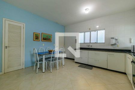 Casa de condomínio à venda com 329m², 4 quartos e 2 vagasCozinha