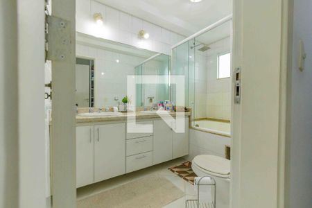 Casa de condomínio à venda com 329m², 4 quartos e 2 vagasBanheiro da Suíte 1