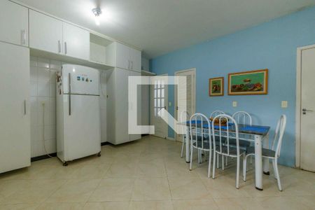 Casa de condomínio à venda com 329m², 4 quartos e 2 vagasCozinha