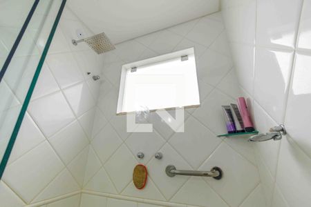 Casa de condomínio à venda com 329m², 4 quartos e 2 vagasBanheiro da Suíte 2