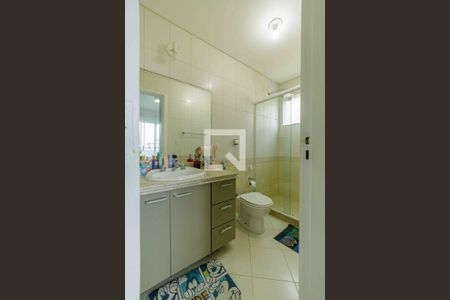 Casa de condomínio à venda com 329m², 4 quartos e 2 vagasBanheiro da Suíte 3