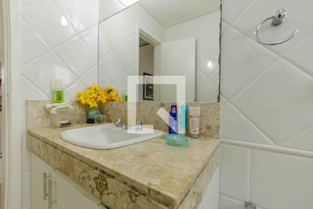 Casa de condomínio à venda com 329m², 4 quartos e 2 vagasBanheiro da Suíte 2