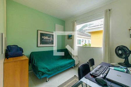 Casa de condomínio à venda com 329m², 4 quartos e 2 vagasQuarto