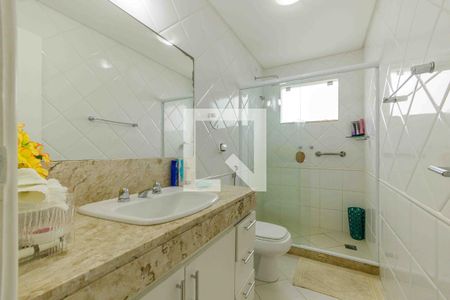 Casa de condomínio à venda com 329m², 4 quartos e 2 vagasBanheiro da Suíte 2