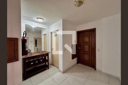 Apartamento à venda com 72m², 2 quartos e 1 vagaHall Apartamento 
