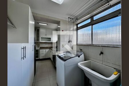 Apartamento à venda com 72m², 2 quartos e 1 vagaÁrea de Serviço